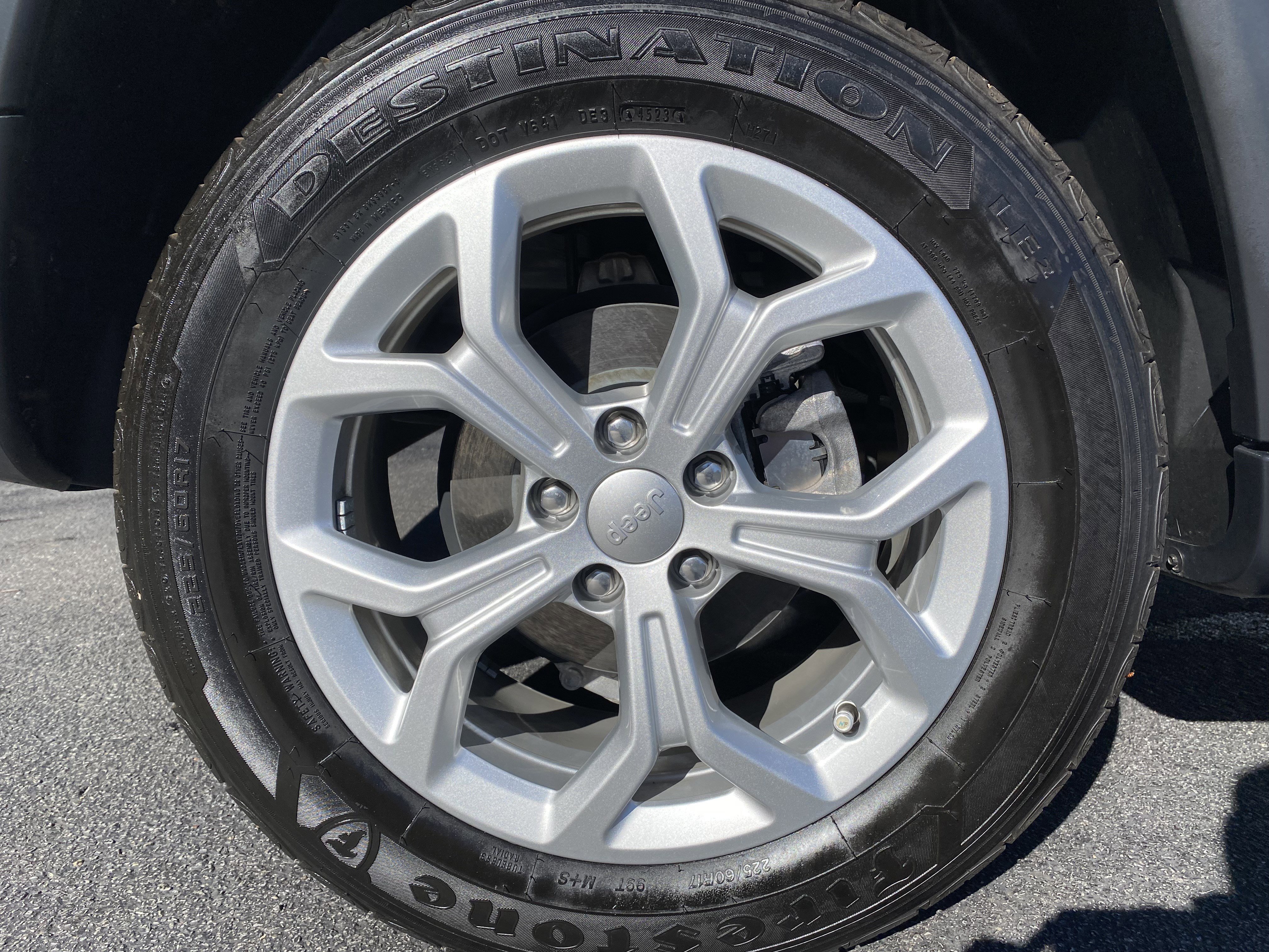 Used 2024 Jeep Compass Latitude image 39