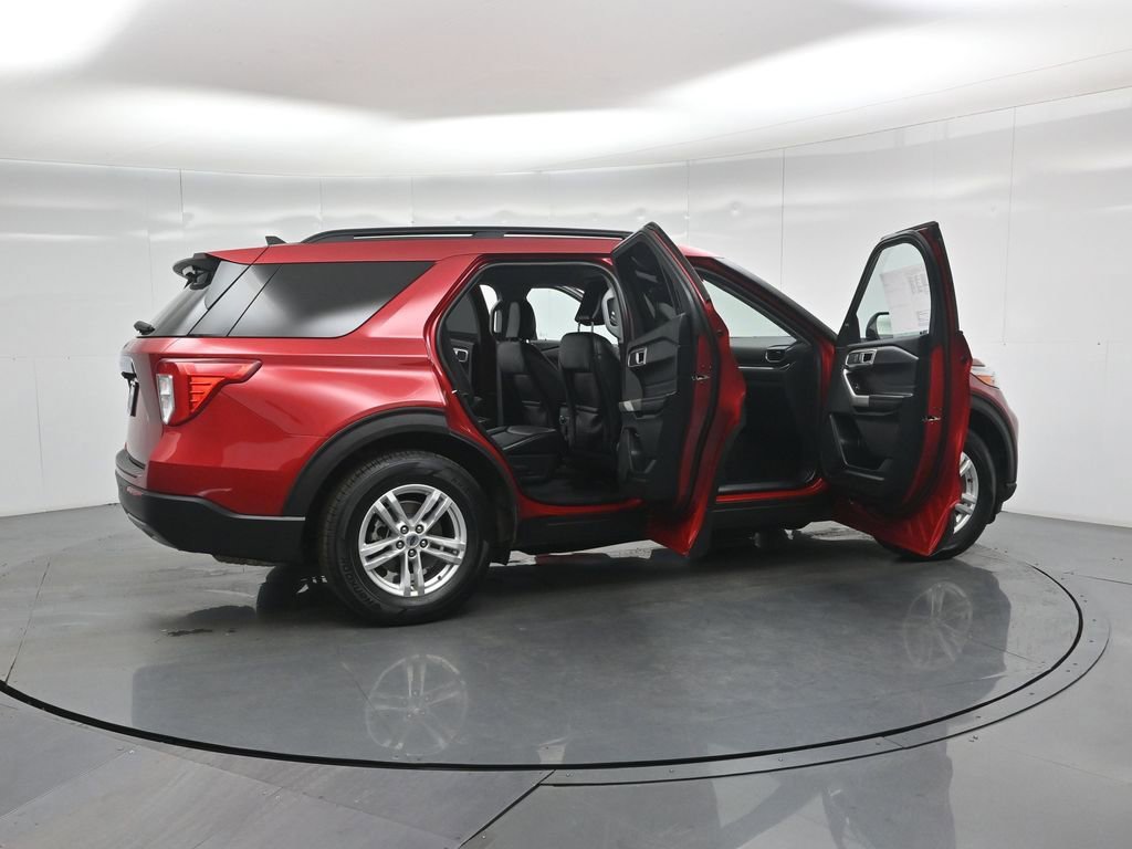 Certified 2021 Ford Explorer XLT image 4
