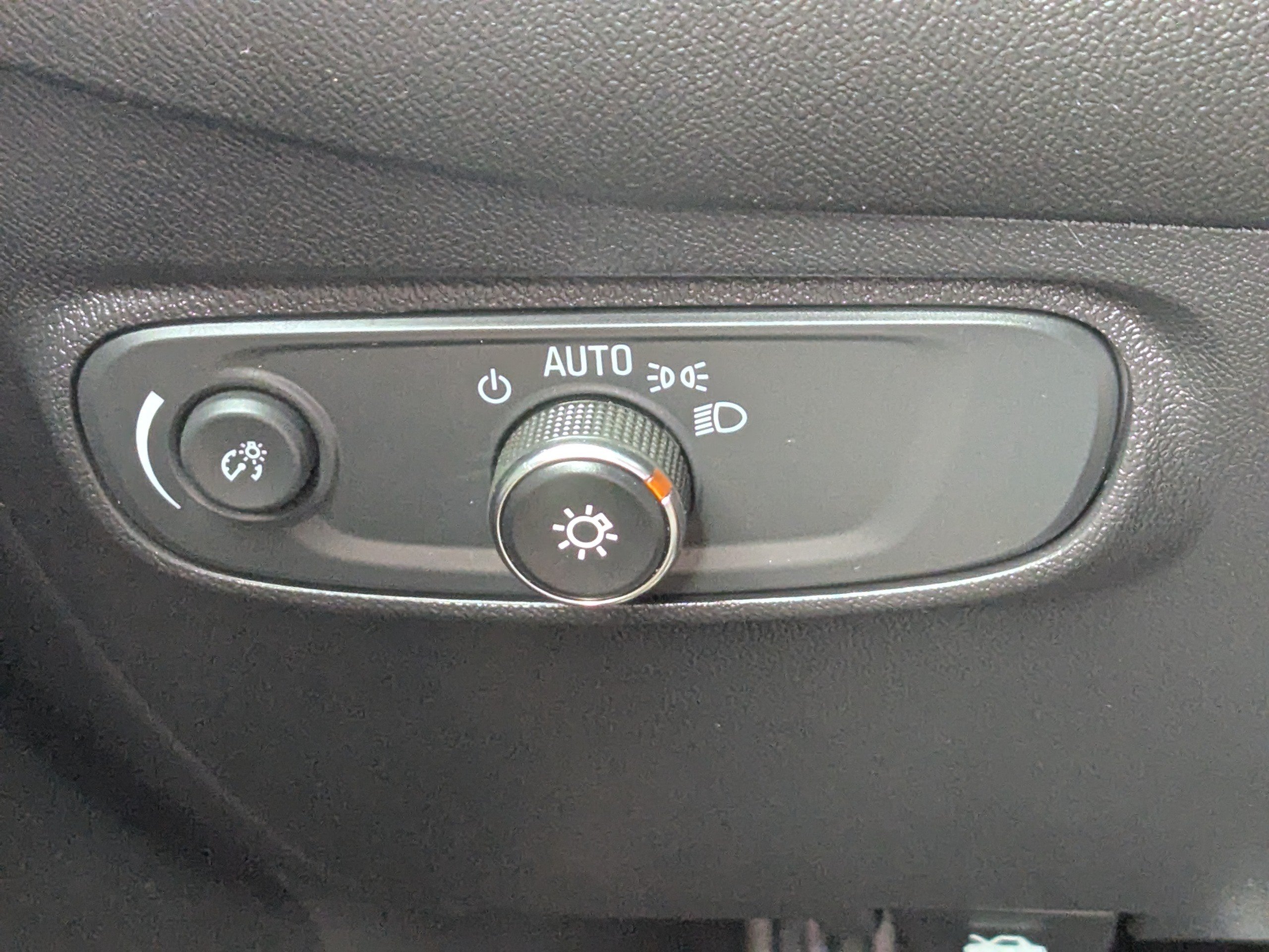 Used 2024 Chevrolet Equinox LS w/ LS Convenience Package FWD image 30