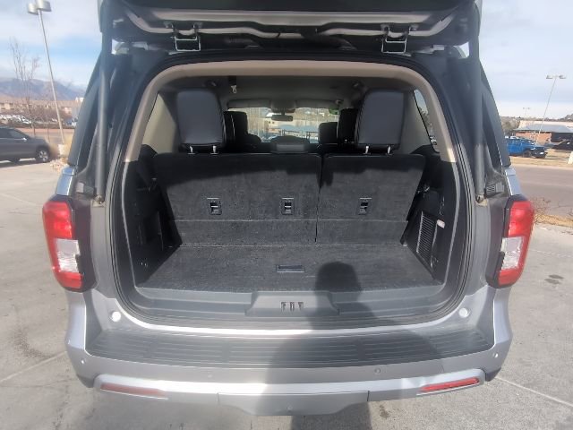 Used 2024 Ford Expedition XLT image 30
