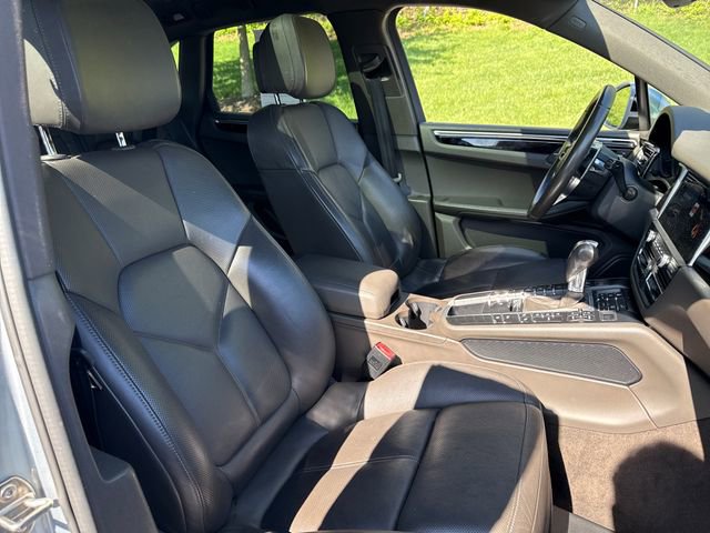 Used 2020 Porsche Macan AWD/4WD image 13