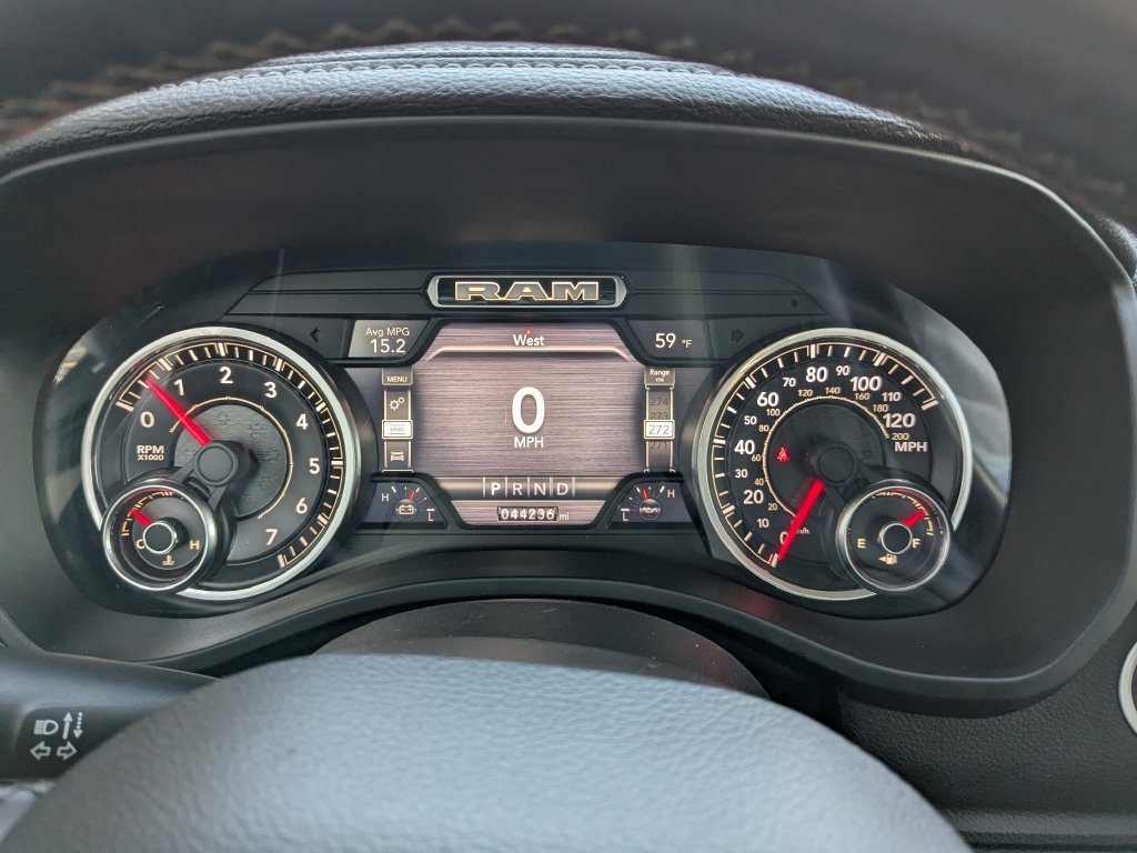 Used 2019 RAM 1500 Laramie AWD/4WD image 5