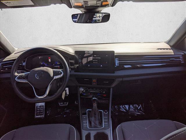 Used 2025 Volkswagen Jetta Sport image 16
