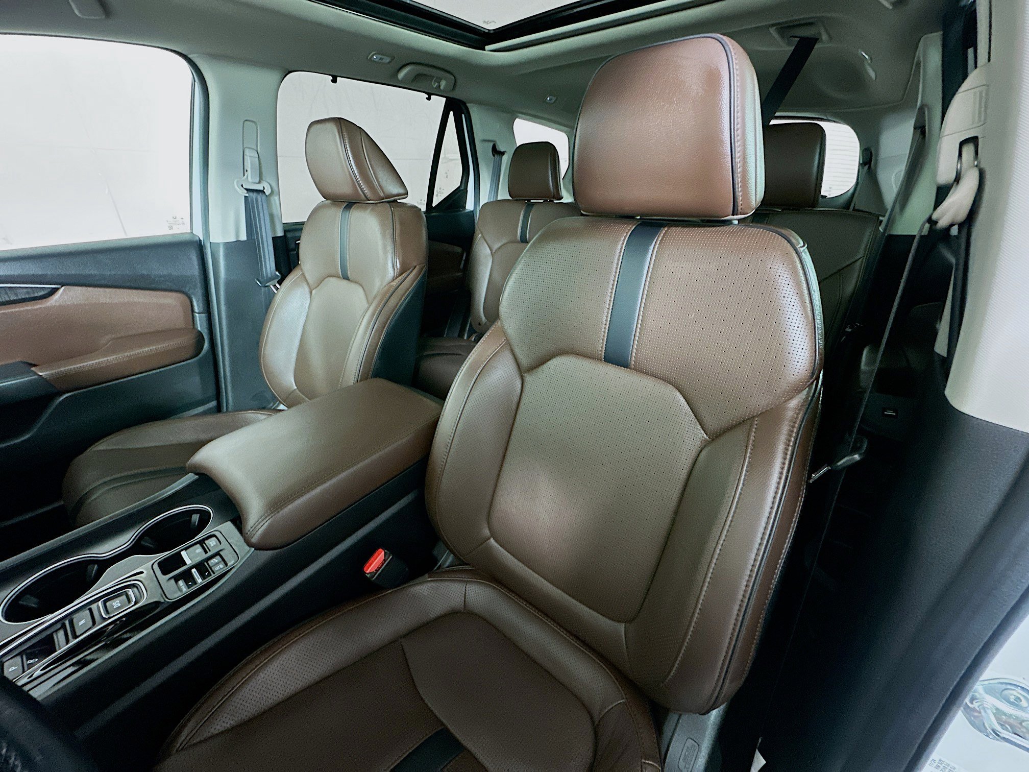 Used 2025 Honda Pilot Elite image 21