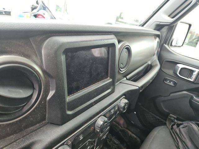 Used 2018 Jeep Wrangler Unlimited Sport S image 6