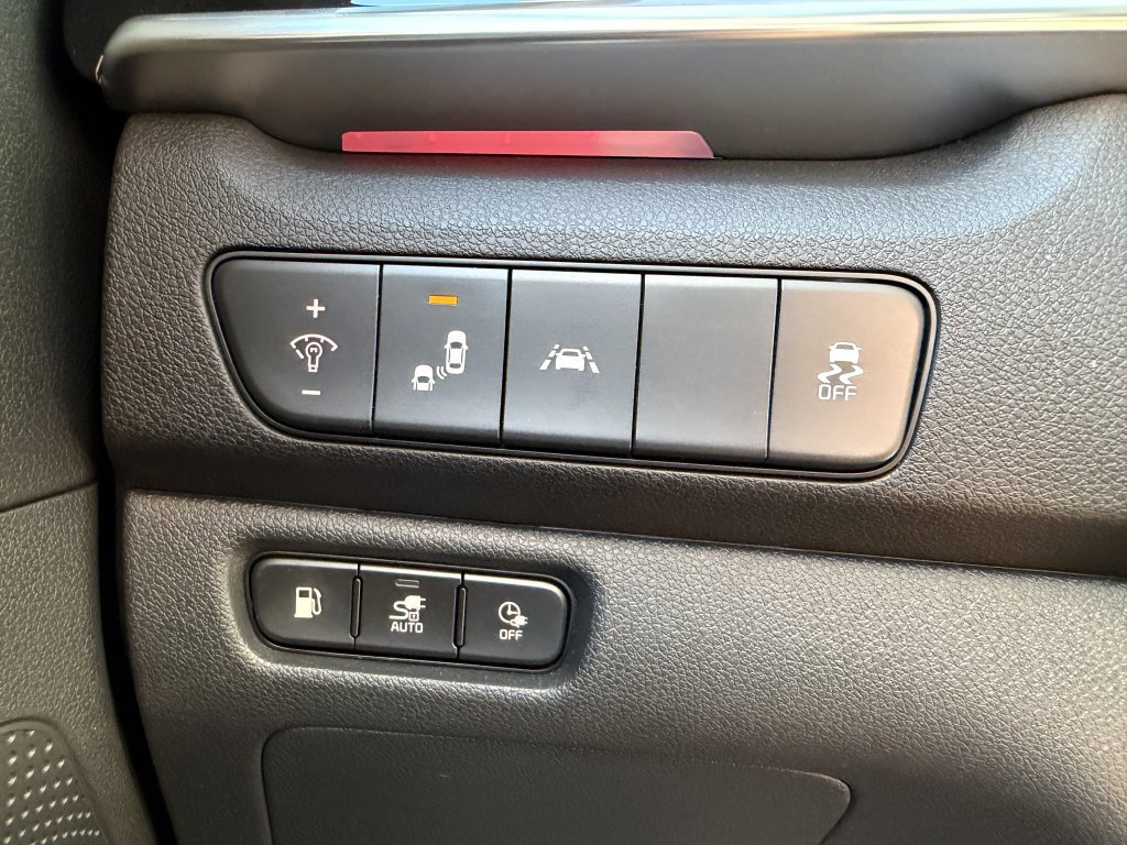 Used 2022 Kia Niro EX image 30