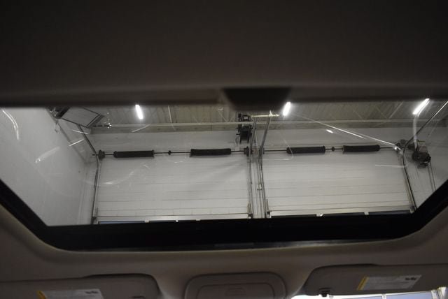 Used 2021 Buick Enclave Premium w/ Sun and Sites Package AWD/4WD image 25
