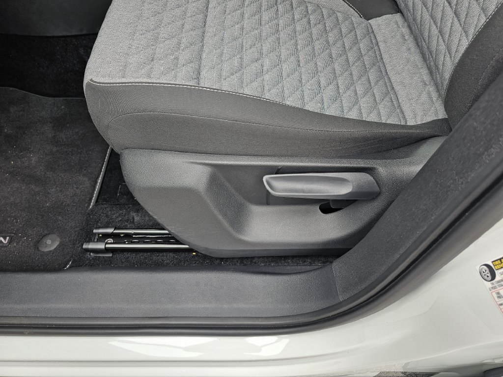 Used 2025 Volkswagen Tiguan S FWD image 17