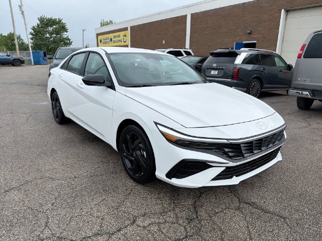 New 2026 Hyundai Elantra Sport FWD image 18