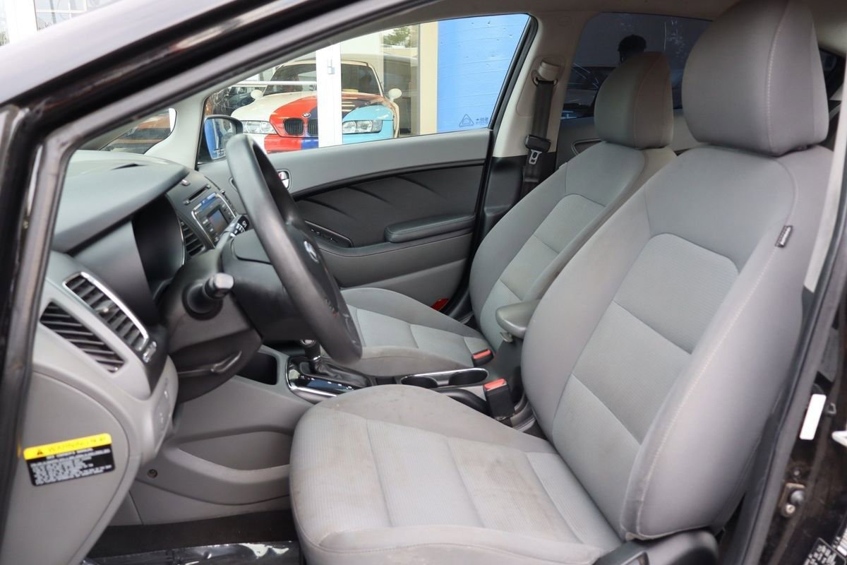 Used 2017 Kia Forte LX image 10
