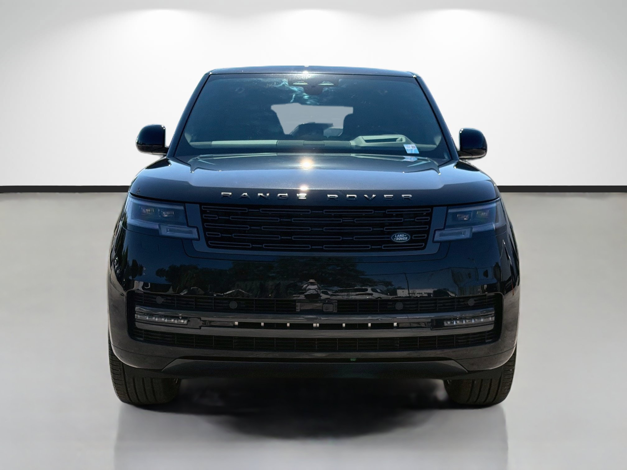 New 2026 Land Rover Range Rover Long Wheelbase SE AWD/4WD image 8