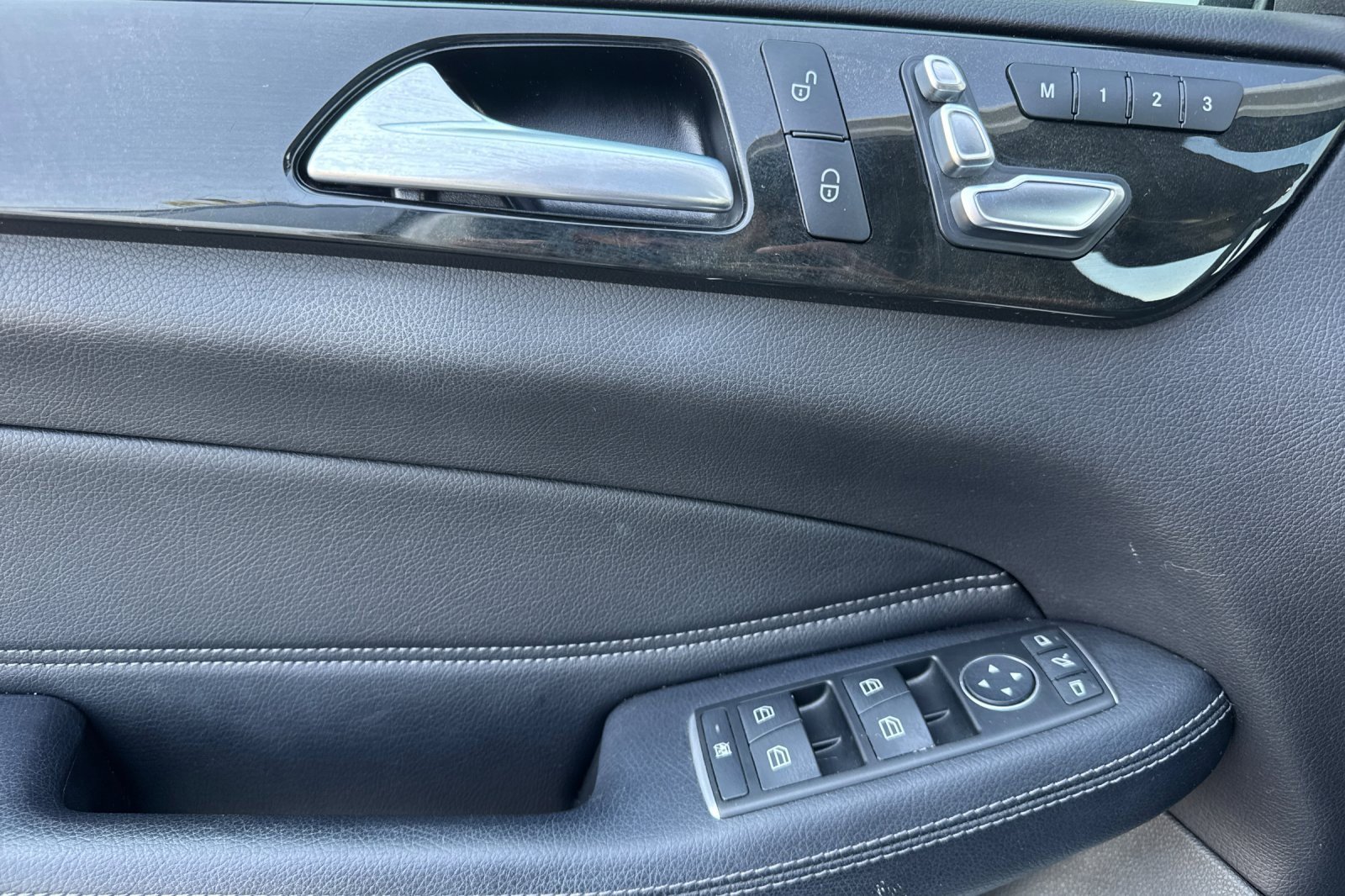 Certified 2018 Mercedes-Benz GLE 350 4MATIC image 12