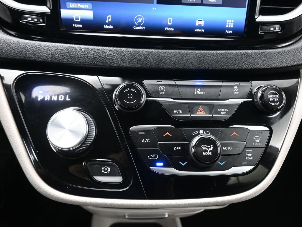 Used 2022 Chrysler Pacifica Touring-L image 21