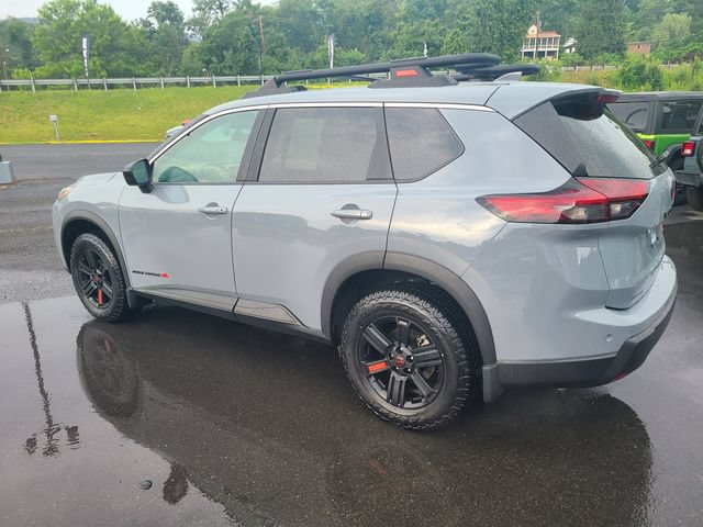 Used 2025 Nissan Rogue SV AWD/4WD image 3