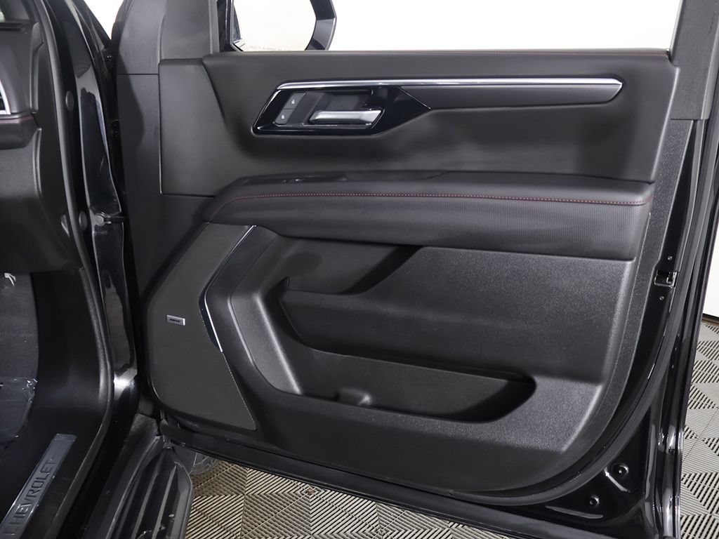 Used 2025 Chevrolet Tahoe RST w/ Comfort Package AWD/4WD image 29