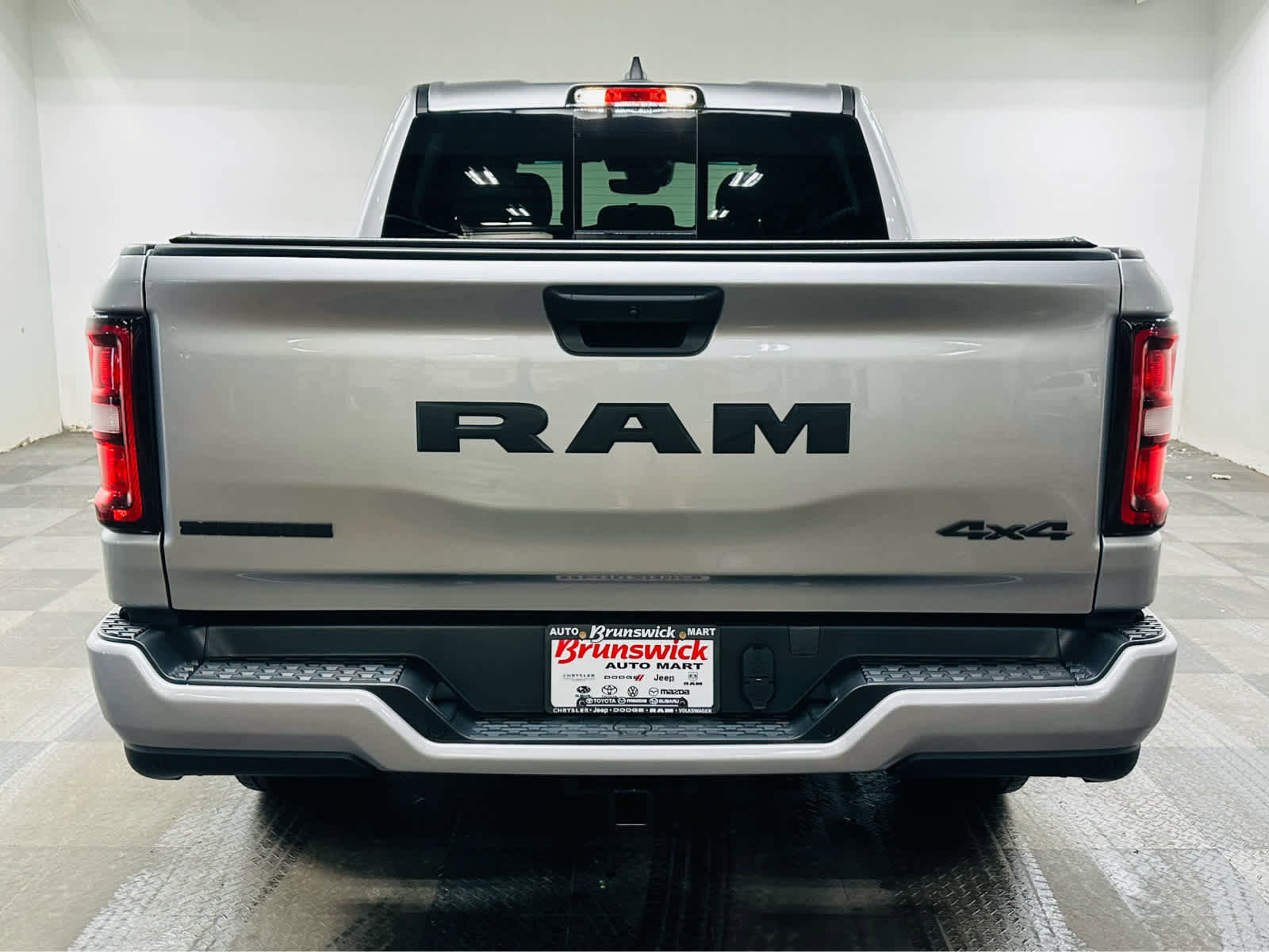 Used 2025 RAM 1500 Big Horn AWD/4WD image 5