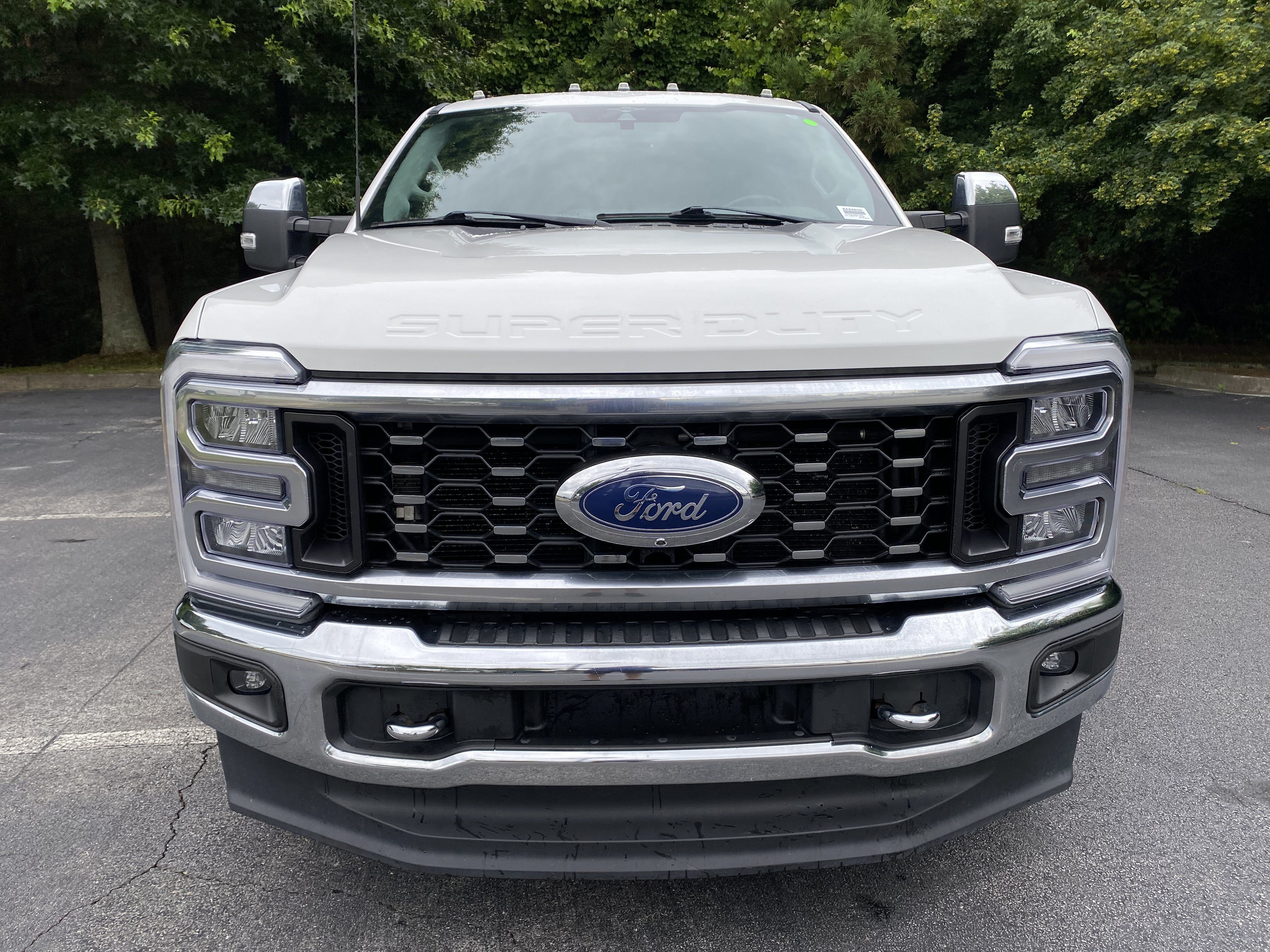 Used 2023 Ford F350 Lariat w/ Chrome Package AWD/4WD image 3