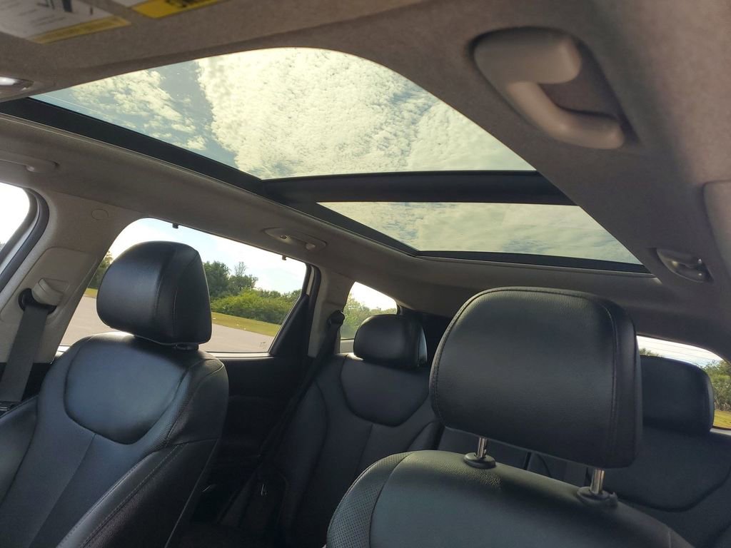 Used 2019 Hyundai Santa Fe Limited image 30