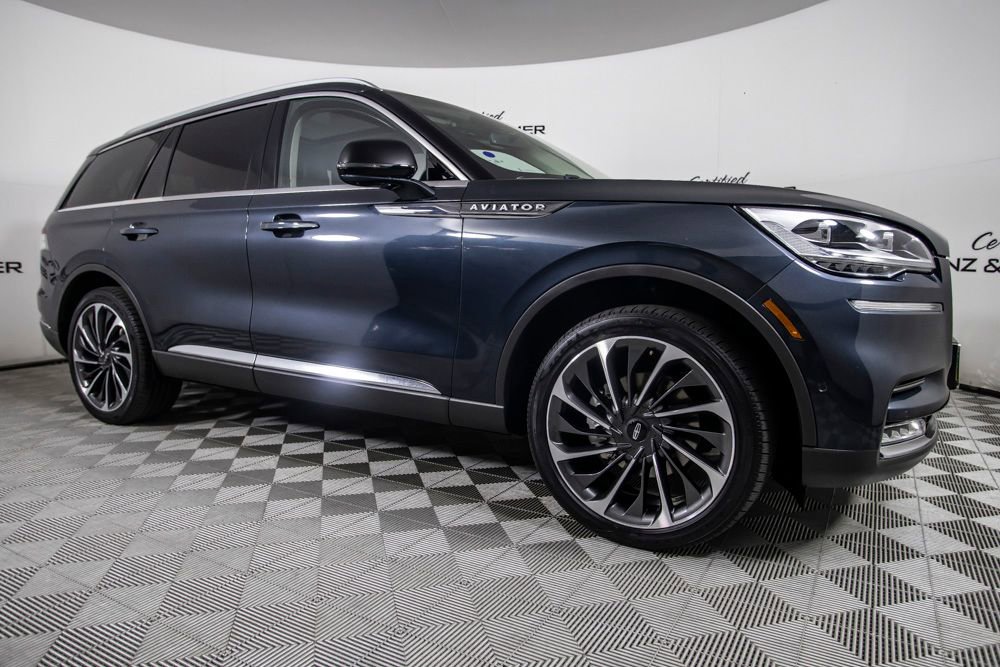 Used 2024 Lincoln Aviator Reserve w/ Equipment Group 201A image 3