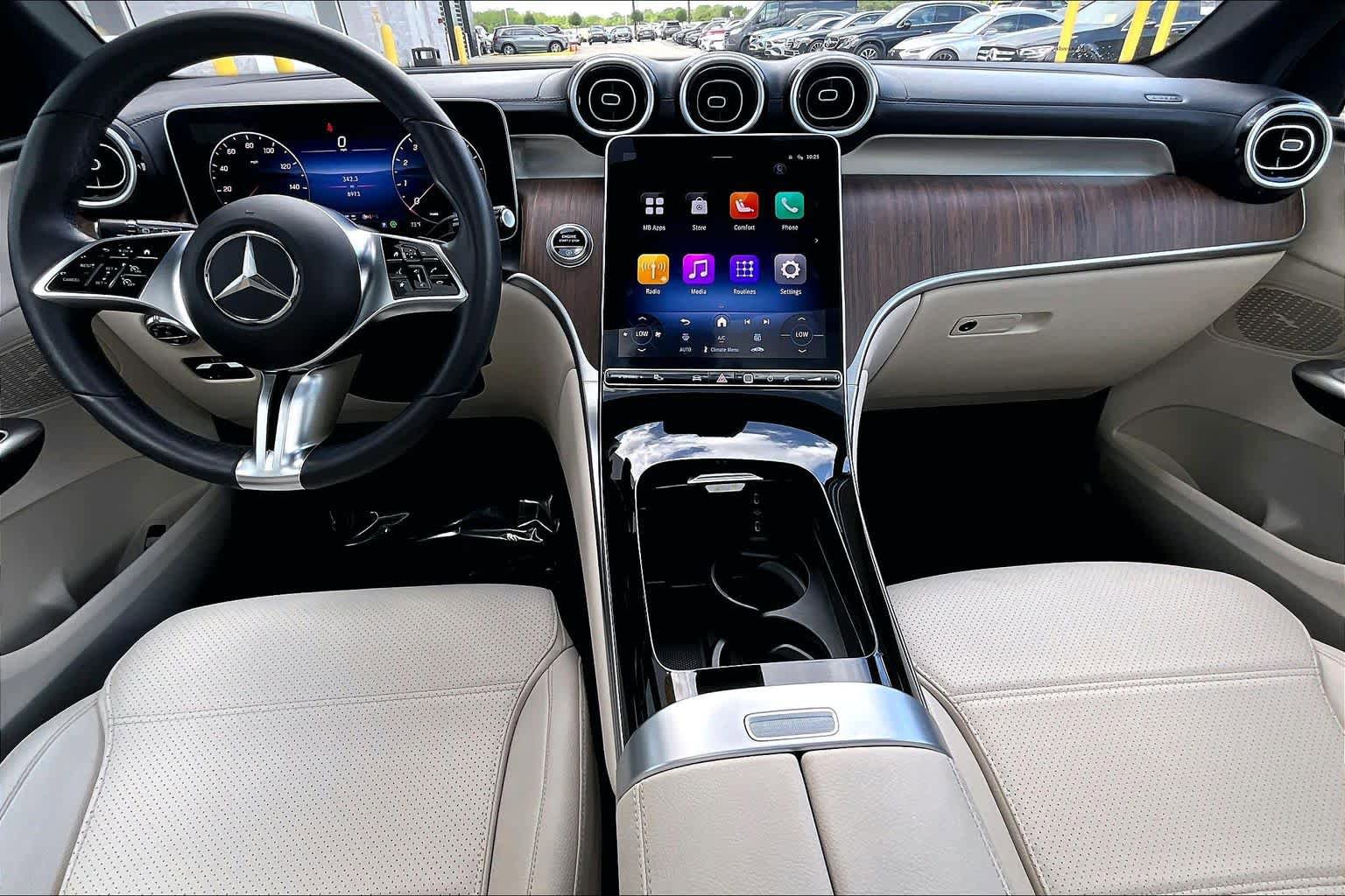 Used 2025 Mercedes-Benz GLC 300 image 14