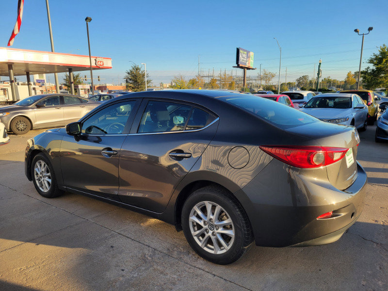 Used 2018 MAZDA MAZDA3 Sport w/ Preferred Equipment Package image 5