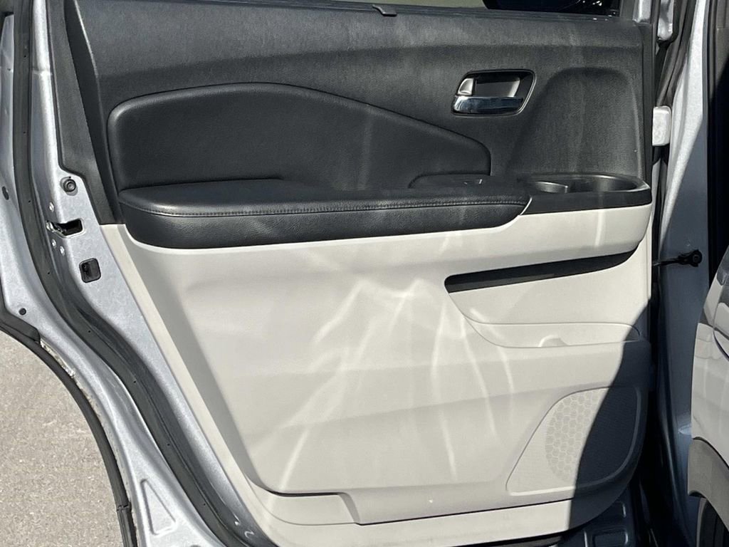 Used 2017 Honda Pilot Touring image 22