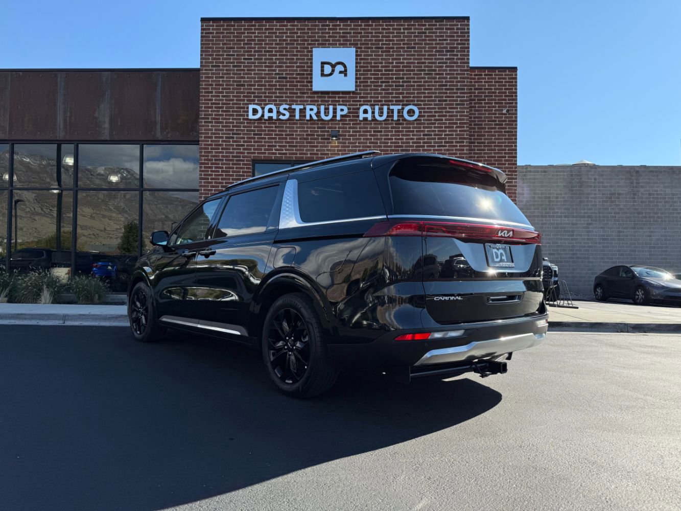 Used 2024 Kia Carnival SX Prestige image 4