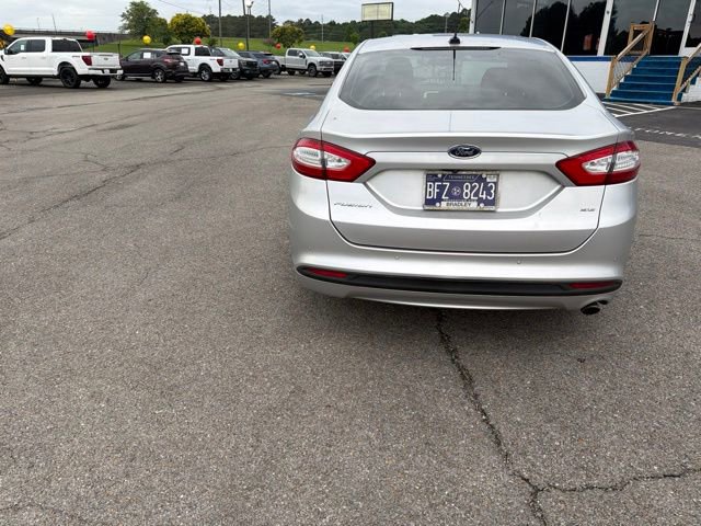 Used 2016 Ford Fusion SE FWD image 15