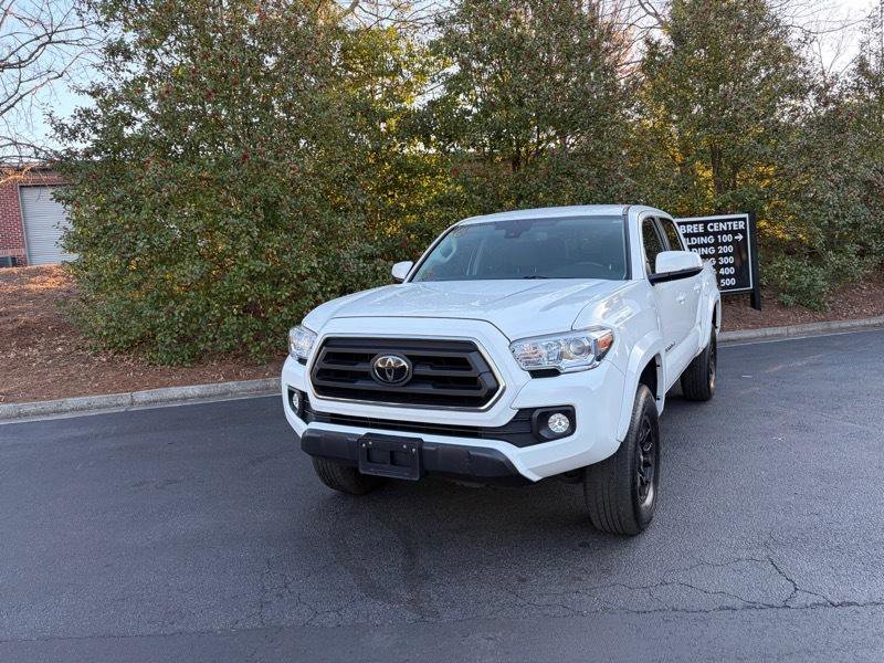 Used 2022 Toyota Tacoma SR5 w/ Technology Package image 2