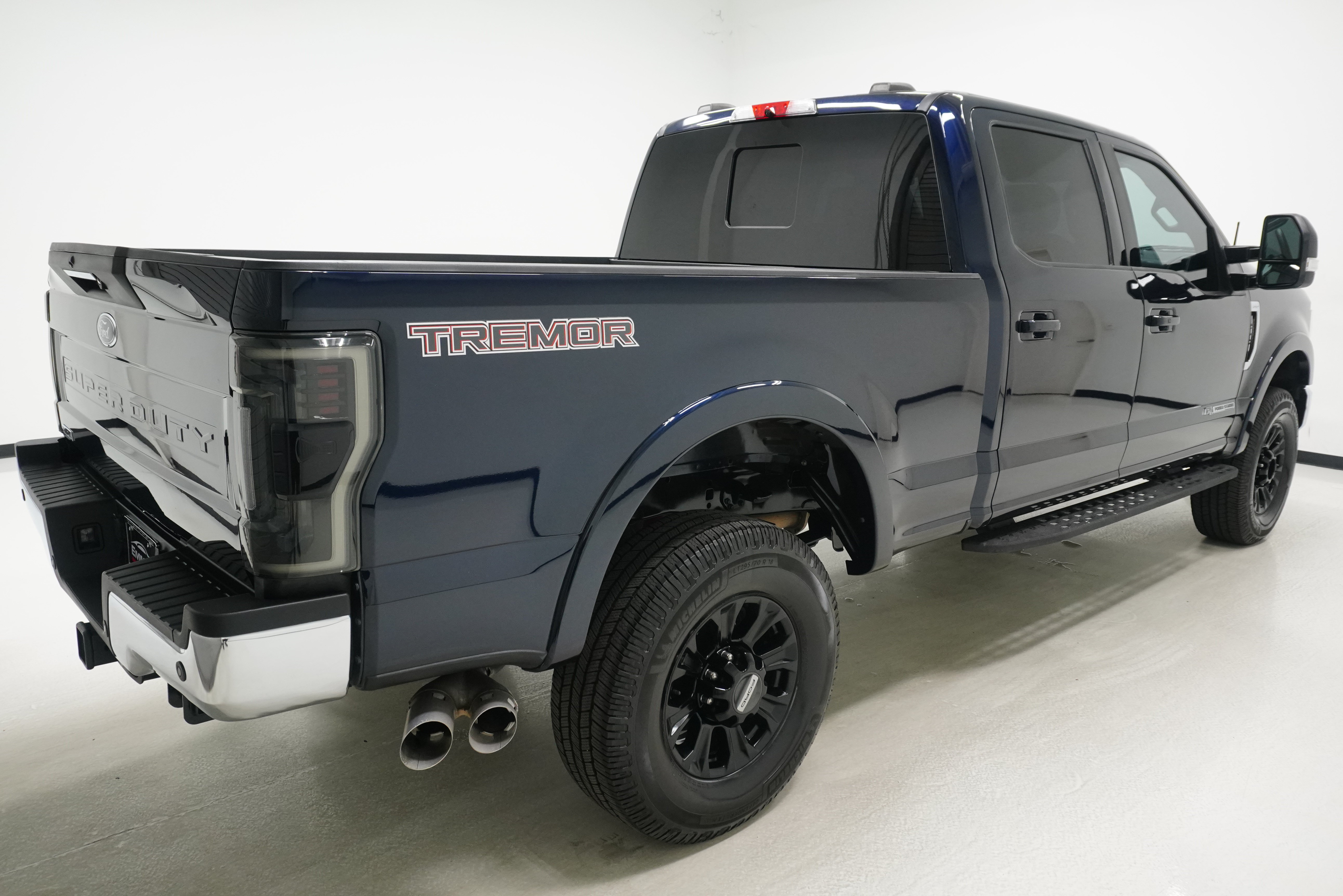 Used 2021 Ford F250 Lariat w/ Tremor Off-Road Package AWD/4WD image 3