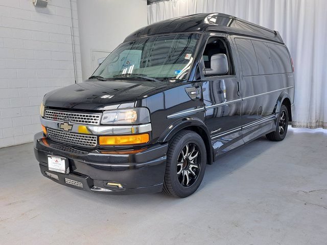 Used 2015 Chevrolet Express 2500 RWD image 2