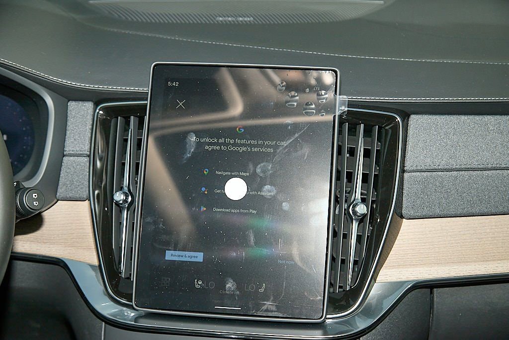 New 2026 Volvo XC90 B6 Plus w/ Protection Package image 27