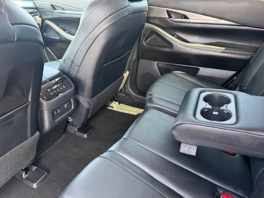 Used 2024 INFINITI QX60 Luxe w/ Cargo Package FWD image 16