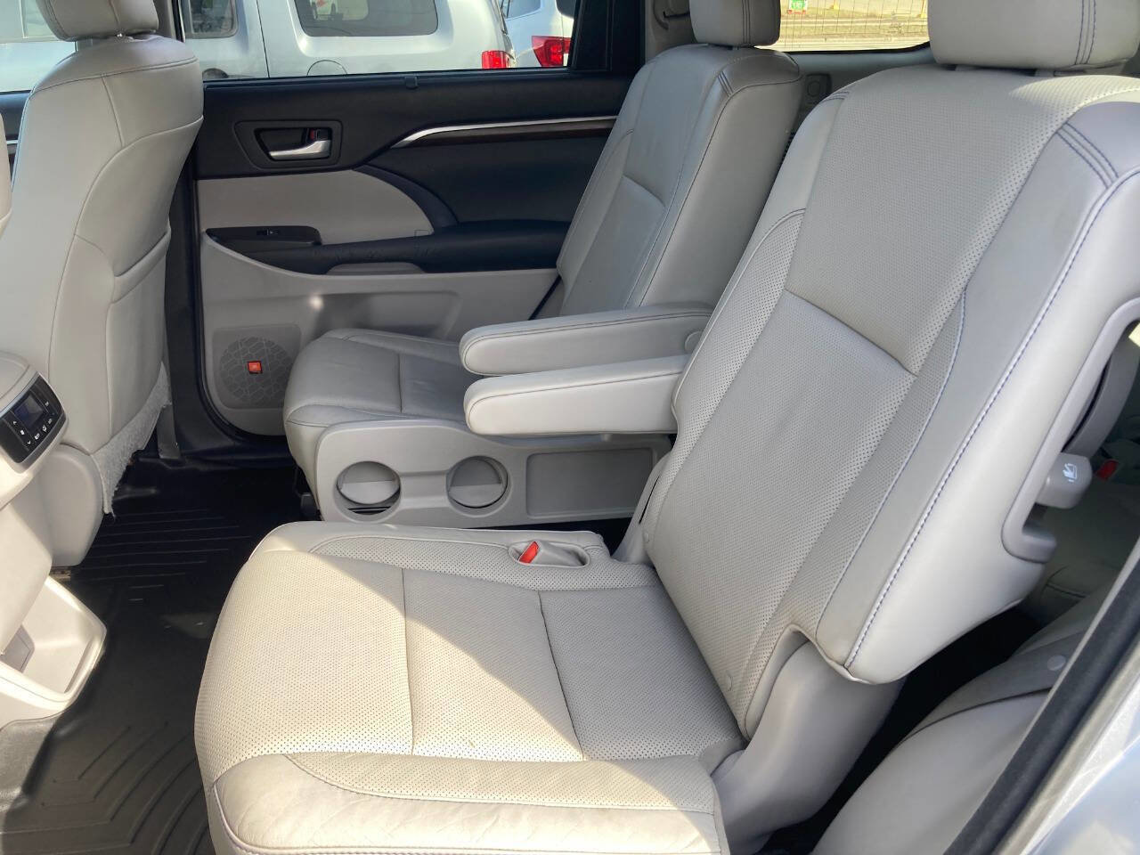 Used 2015 Toyota Highlander Limited image 91