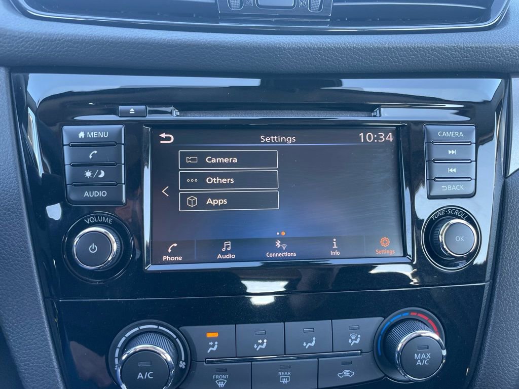 Used 2022 Nissan Rogue Sport S image 16