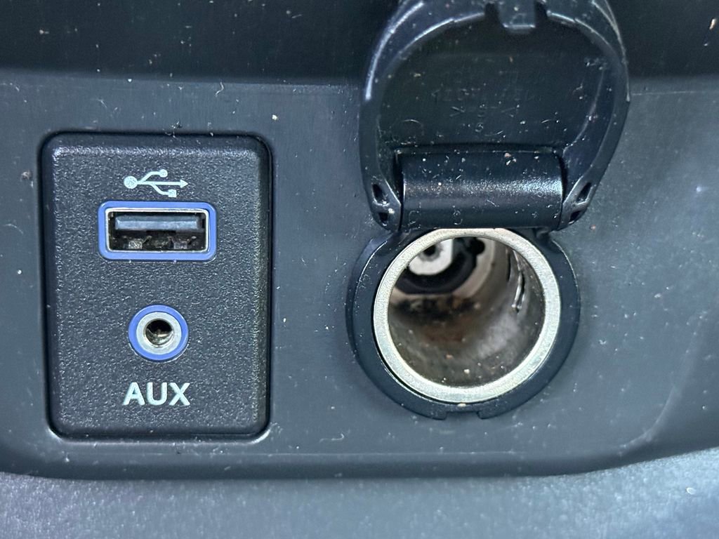 Used 2017 Nissan Rogue SV AWD/4WD image 25
