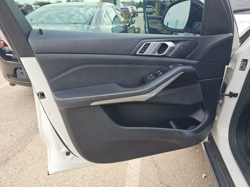 Used 2019 BMW X5 xDrive40i w/ Premium Package image 11