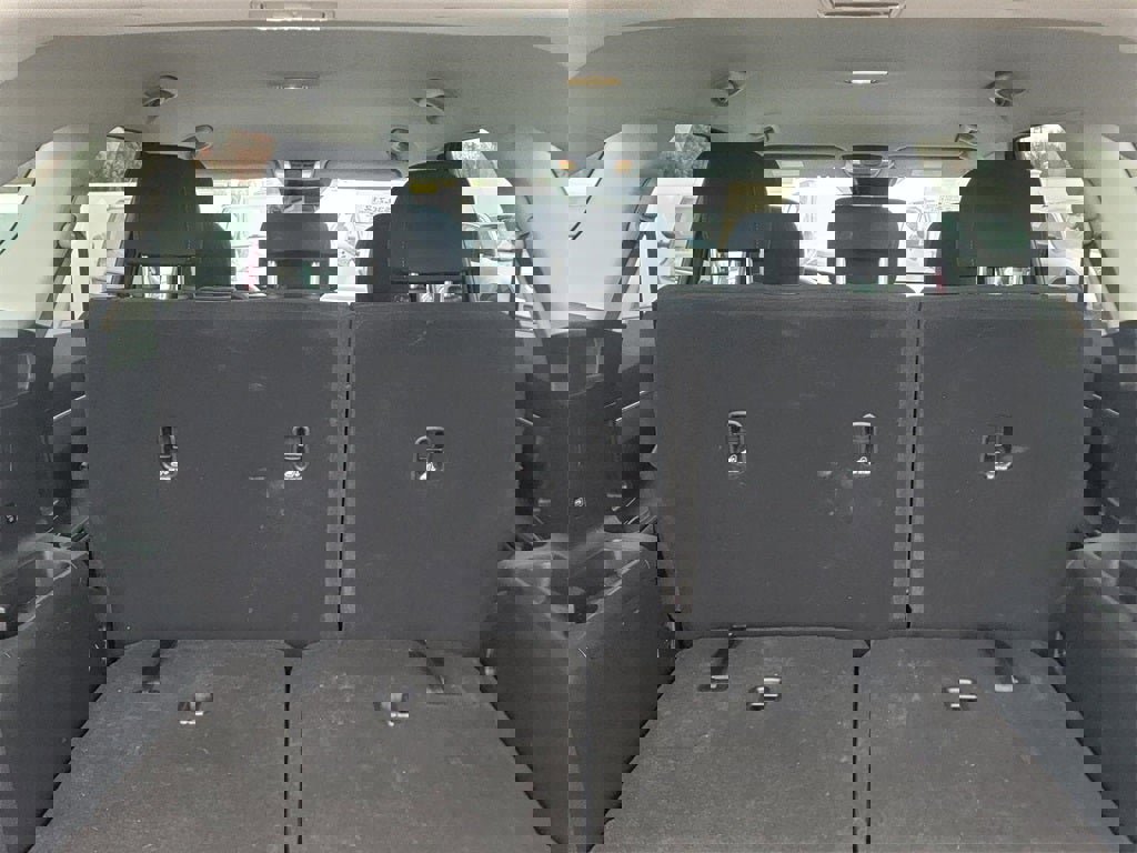 Used 2023 Kia Sorento LX image 10