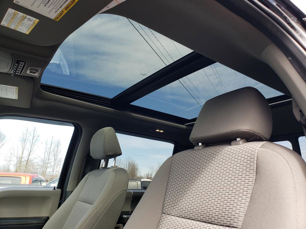 Used 2022 Ford F250 XLT w/ XLT Premium Package AWD/4WD image 16