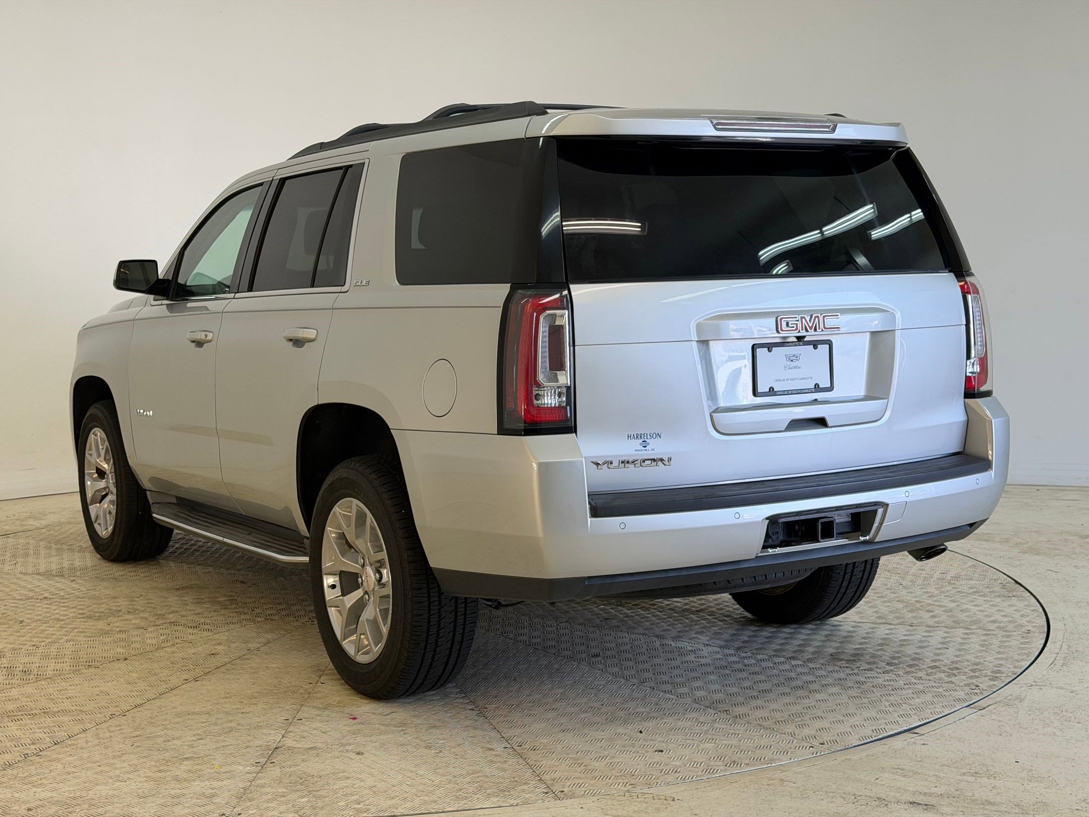 Used 2015 GMC Yukon SLE w/ Convenience Package image 3