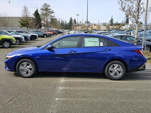 New 2026 Hyundai Elantra SE FWD image 4