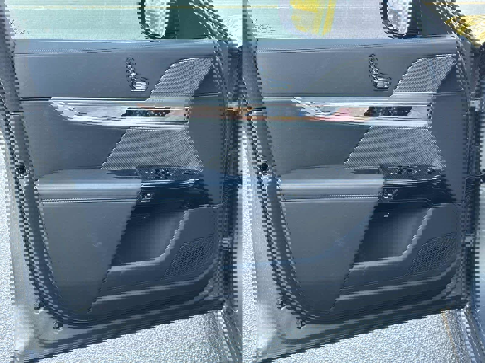 Certified 2023 BMW 740i image 17