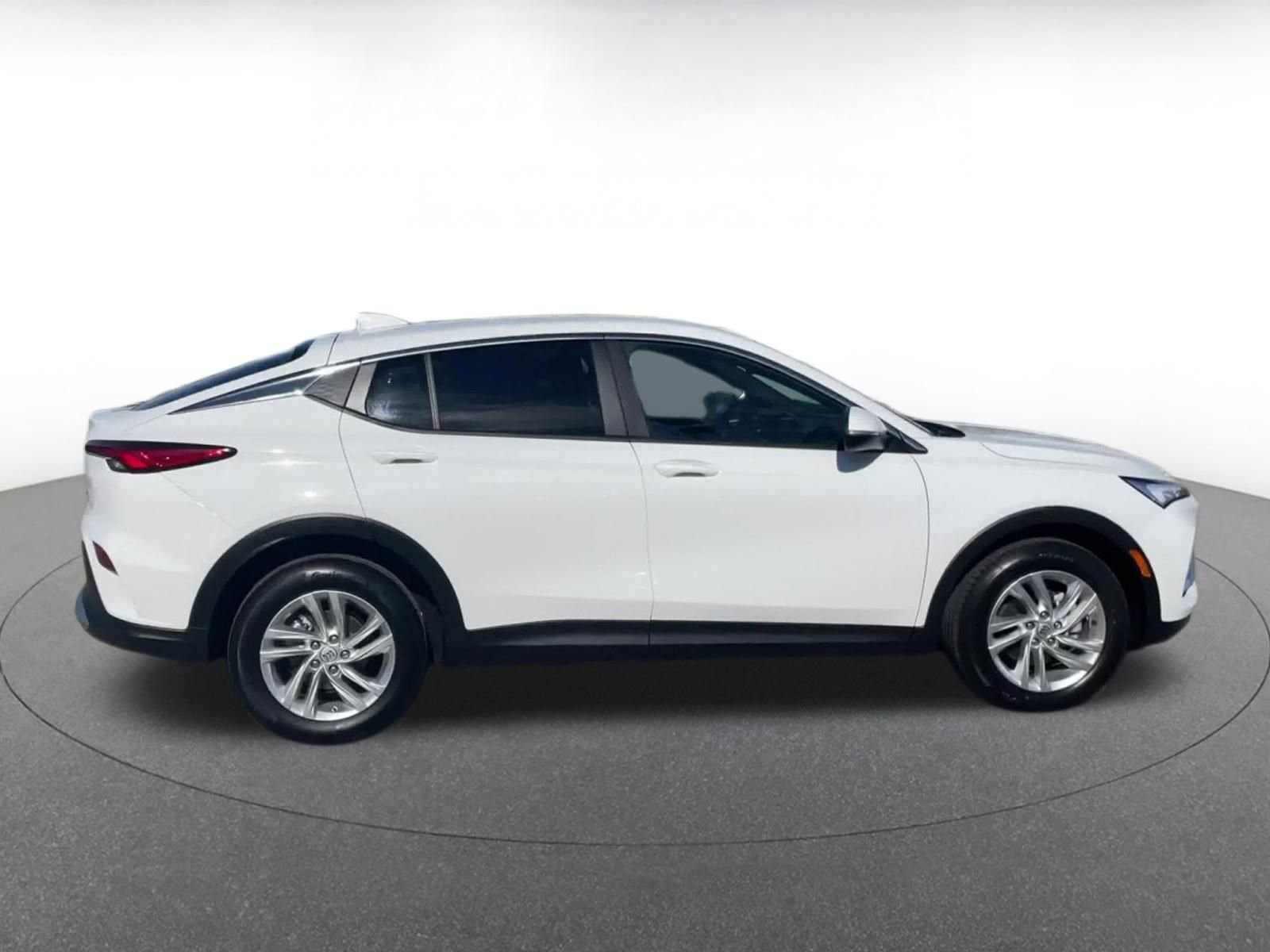 Used 2025 Buick Envista Preferred image 16