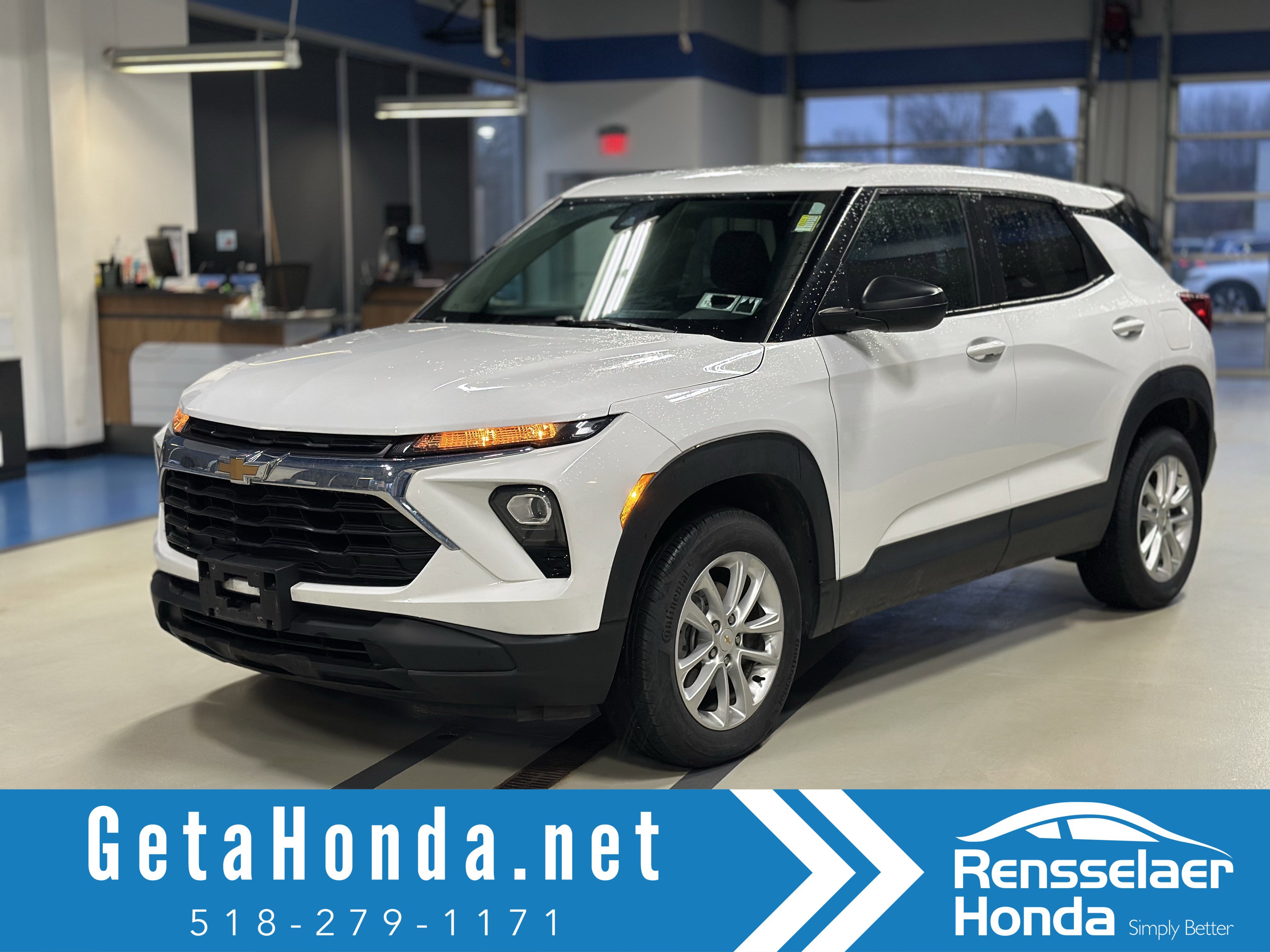 Used 2024 Chevrolet TrailBlazer LS w/ LS Convenience Package image 1