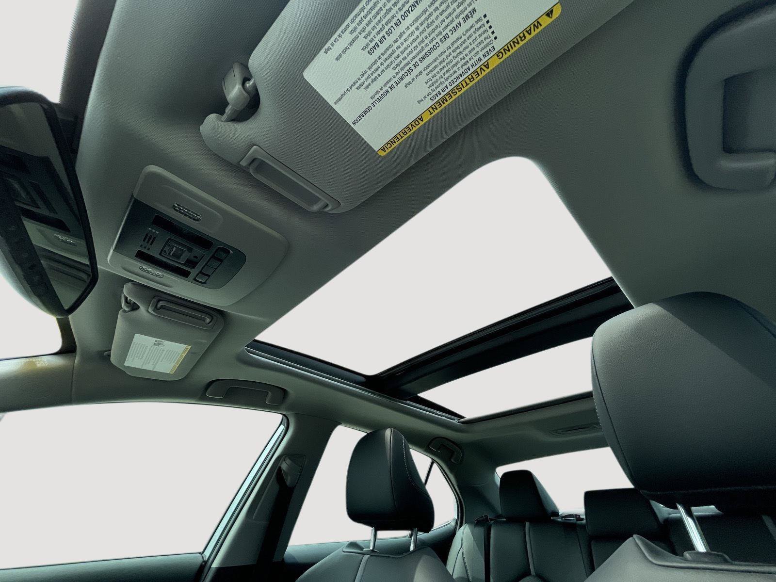 Used 2020 Toyota Camry XSE FWD image 4
