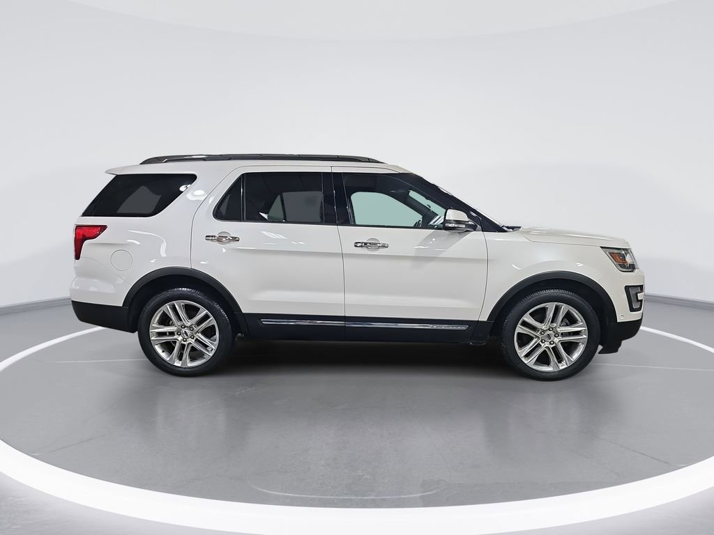 Used 2017 Ford Explorer Limited w/ Equipment Group 301A image 2