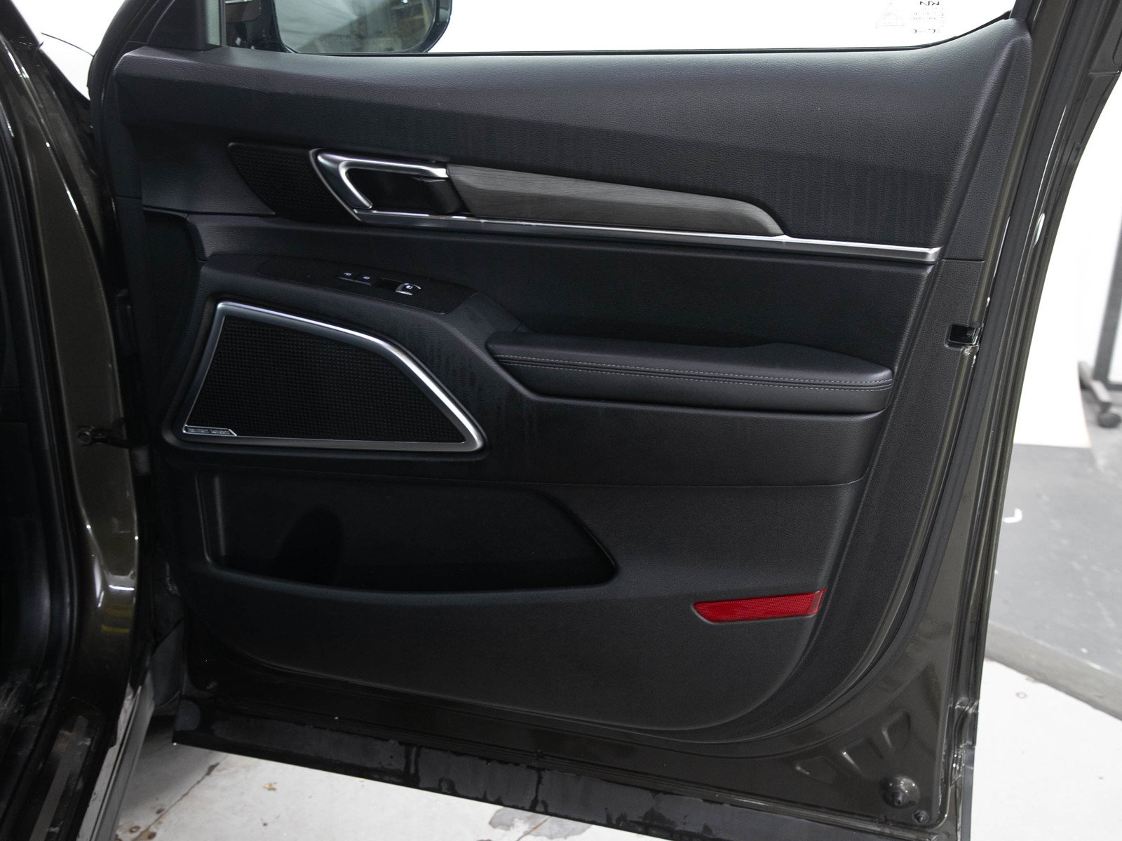Used 2023 Kia Telluride SX X-Line AWD/4WD image 9