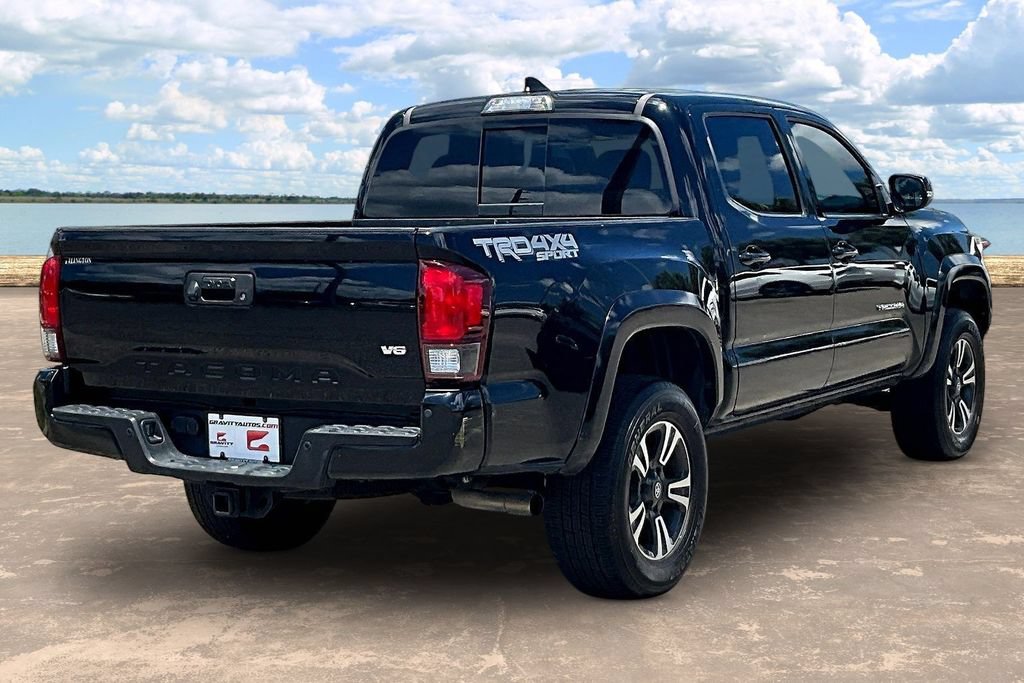 Used 2018 Toyota Tacoma TRD Sport w/ Technology Package AWD/4WD image 4