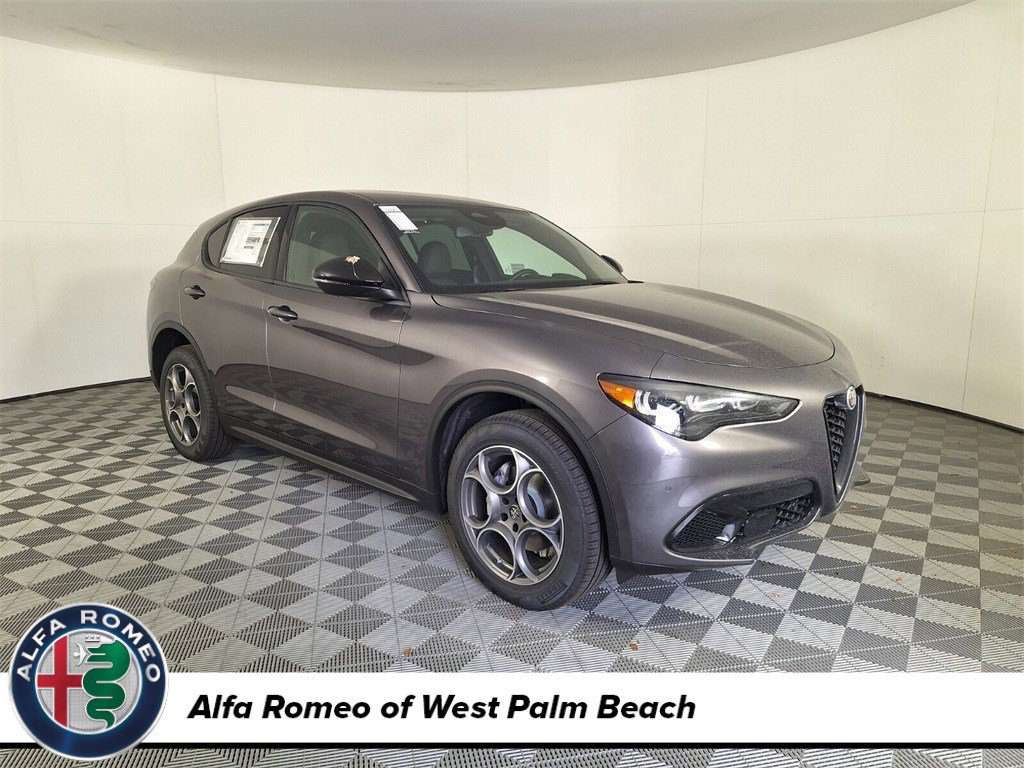 New 2025 Alfa Romeo Stelvio Sprint w/ Convenience Package