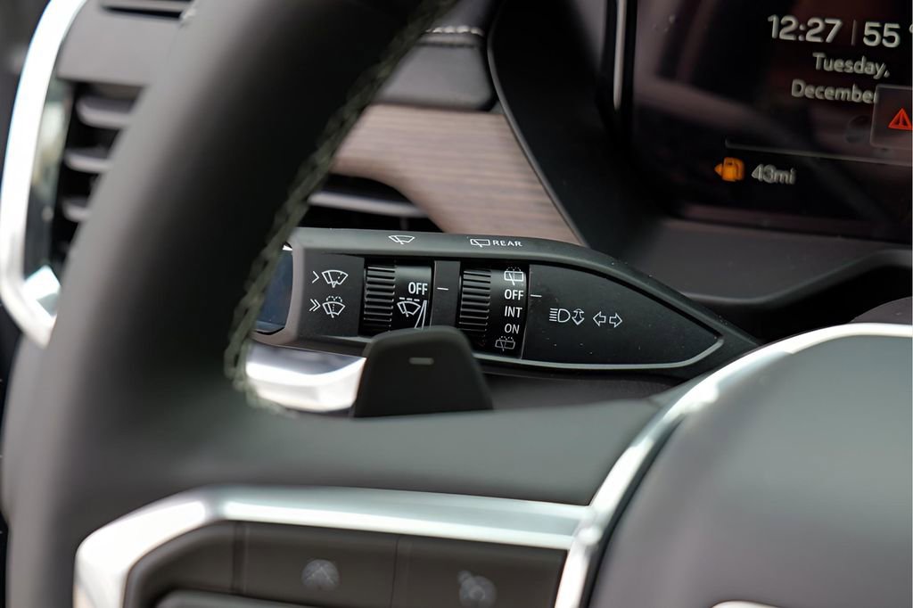 New 2026 GMC Acadia Denali w/ Super Cruise Package FWD image 17